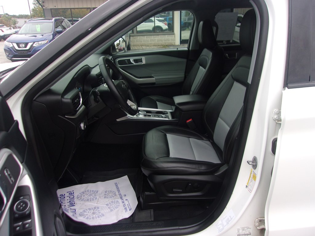 2022 Ford Explorer Image 9