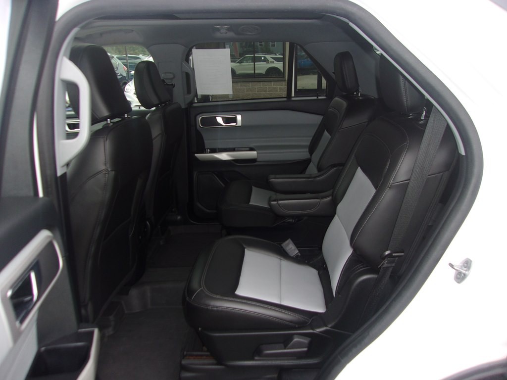 2022 Ford Explorer Image 11