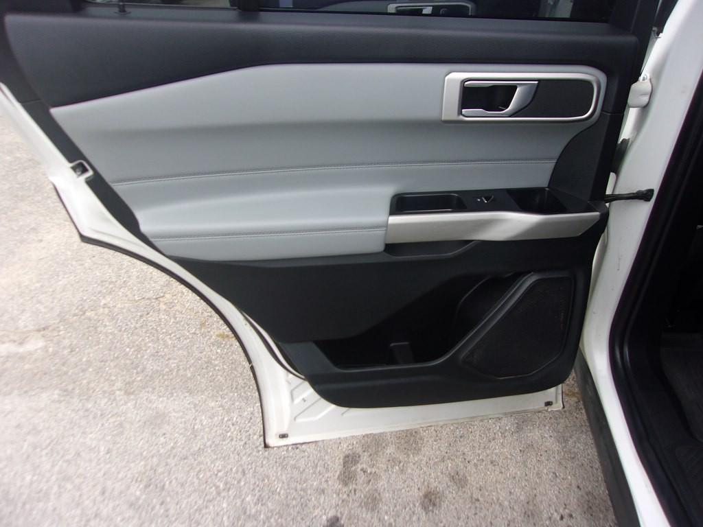2022 Ford Explorer Image 13