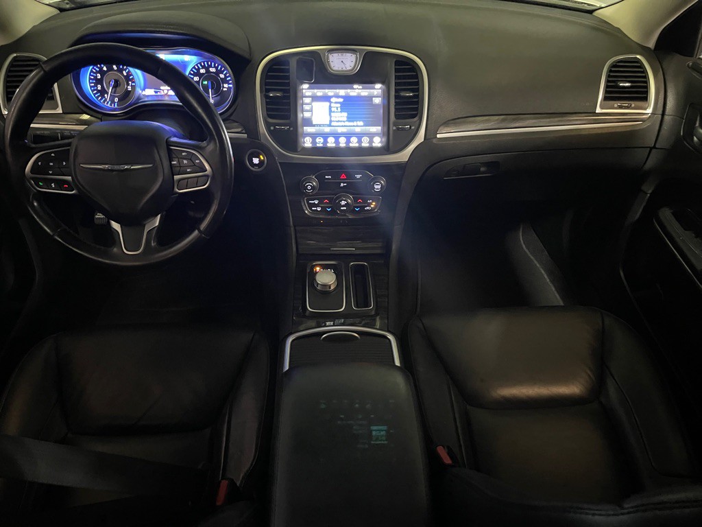 2019 Chrysler 300 Image 15