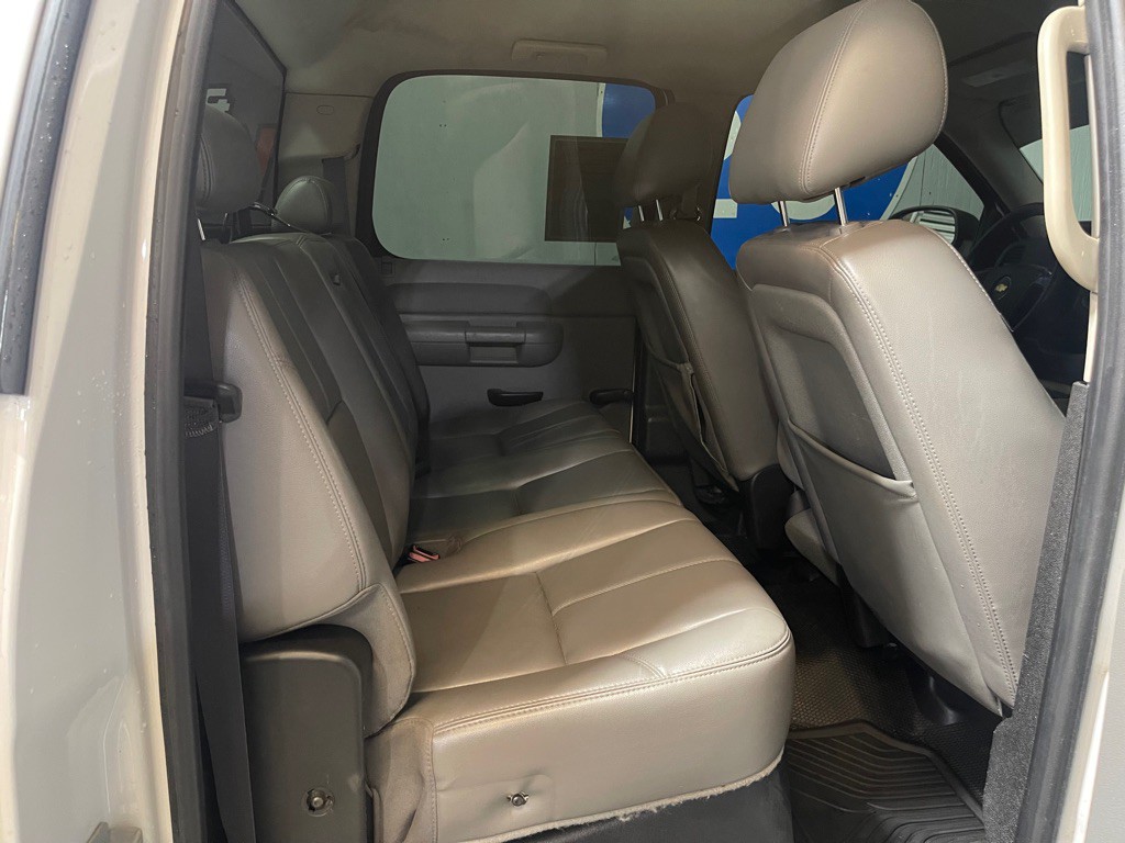 2011 Chevrolet Silverado 1500 Image 18