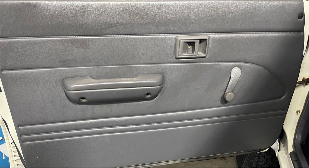 1990 Toyota Pickup Image 8