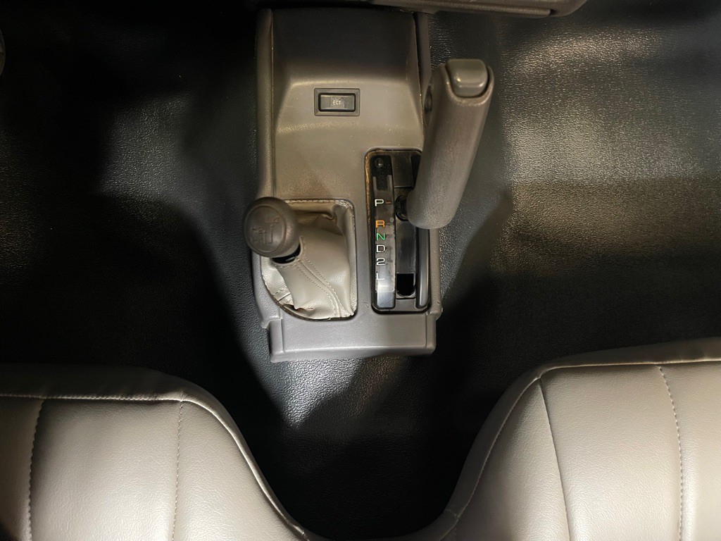 1990 Toyota Pickup Image 13