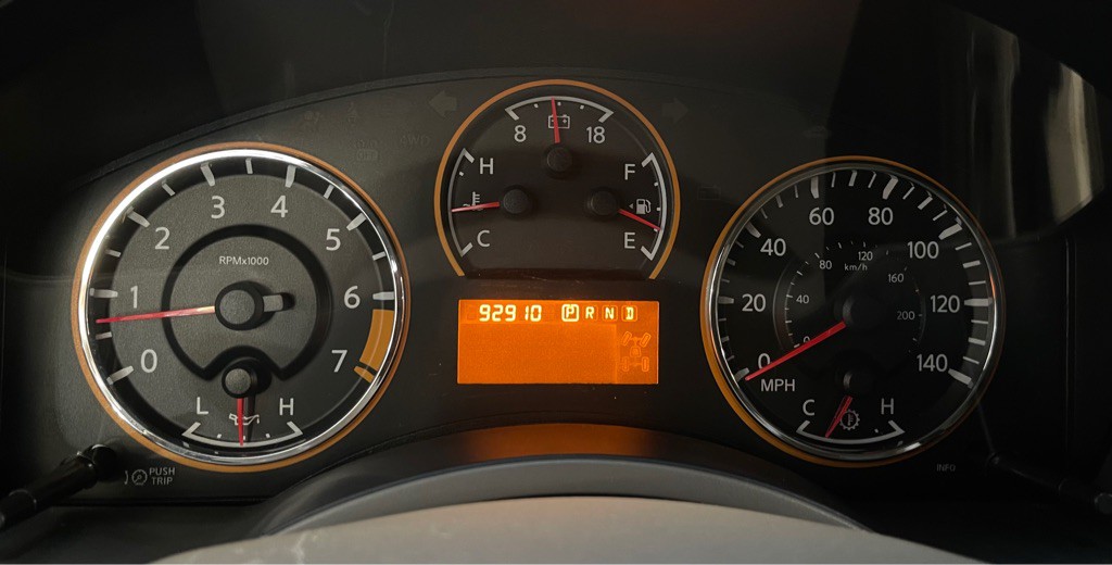 2012 Nissan Armada Image 11