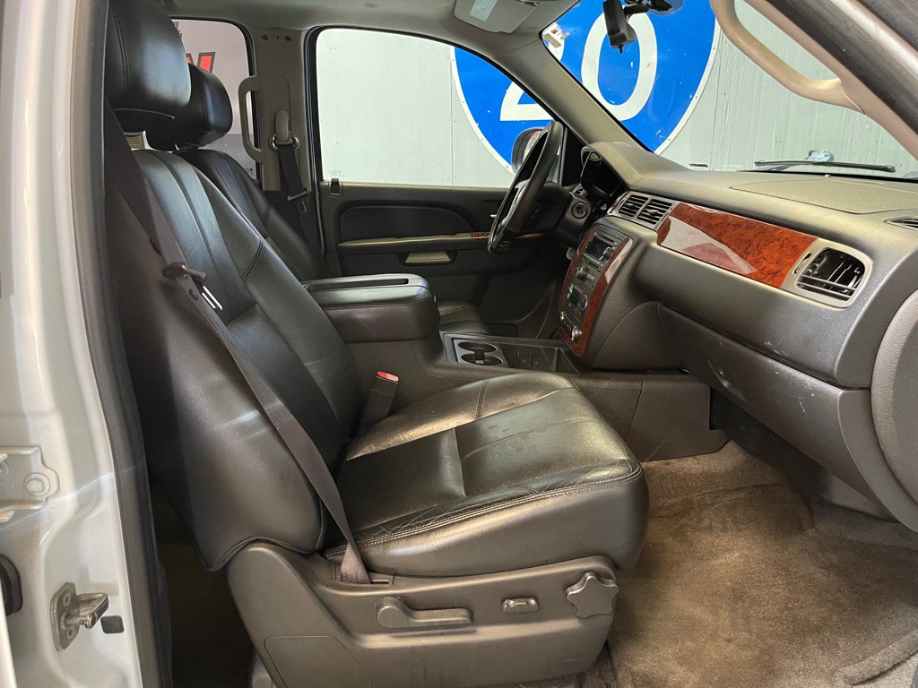 2012 Chevrolet Tahoe Image 17