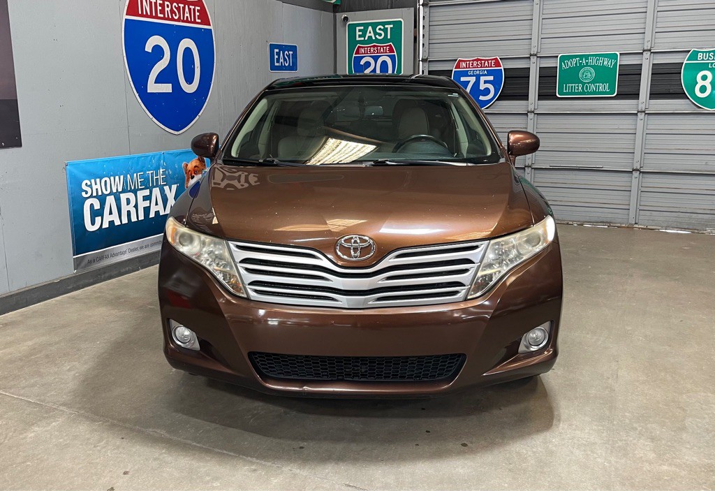 2011 Toyota Venza Image 2