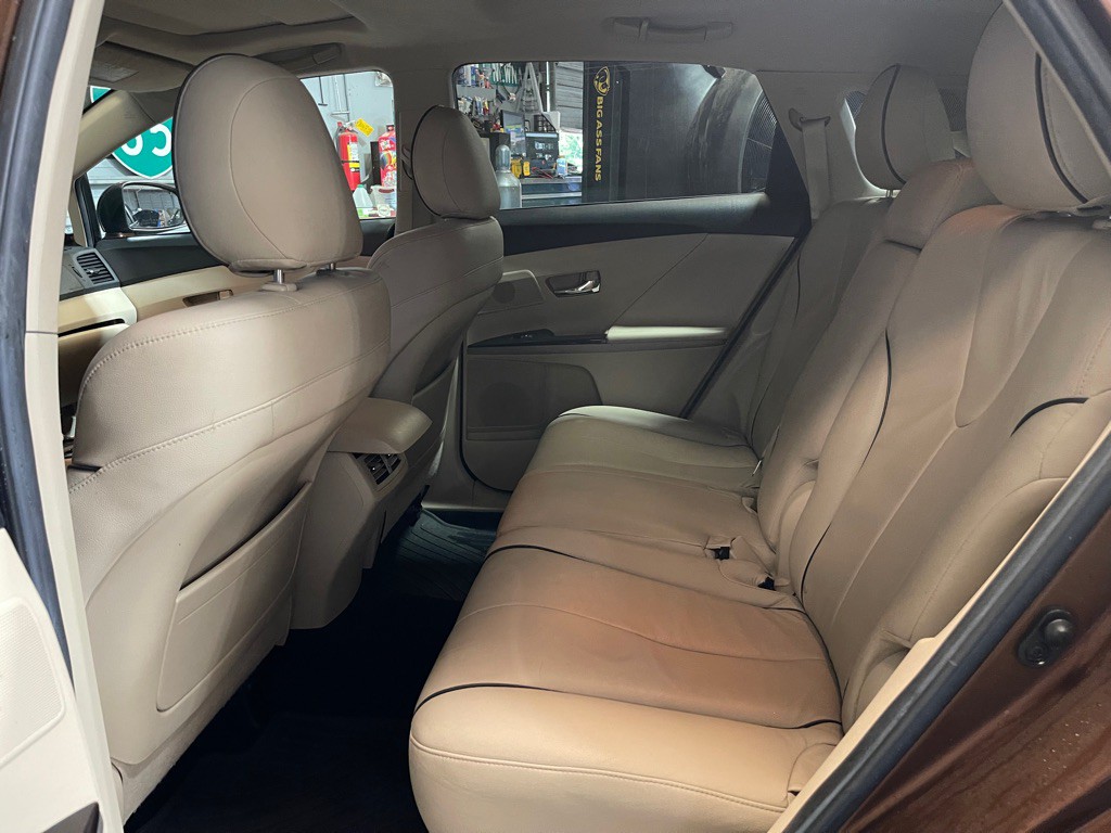 2011 Toyota Venza Image 18