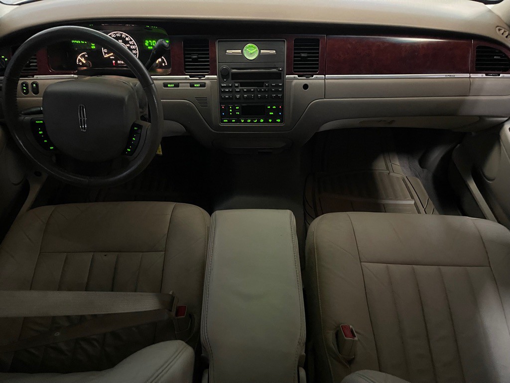 2005 Lincoln Town Car Image 15