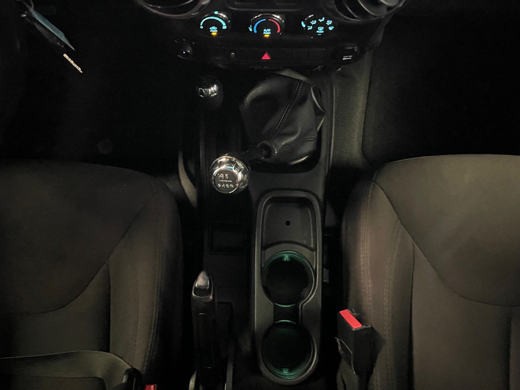 2014 Jeep Wrangler Image 14