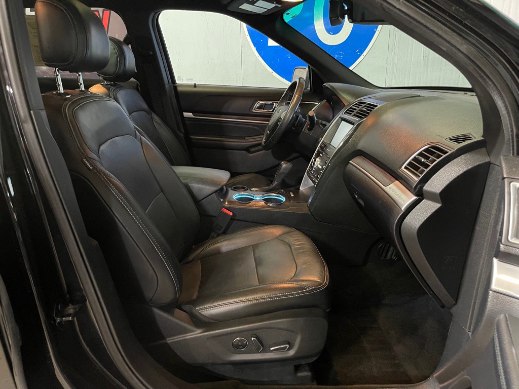 2016 Ford Explorer Image 17