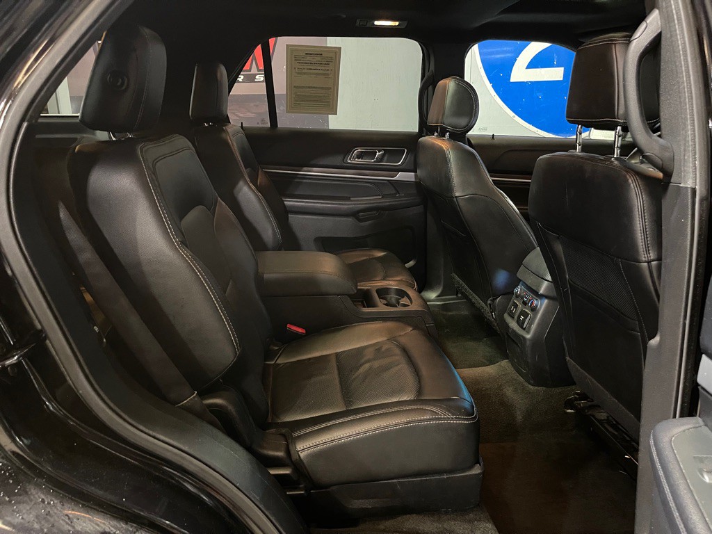2016 Ford Explorer Image 19
