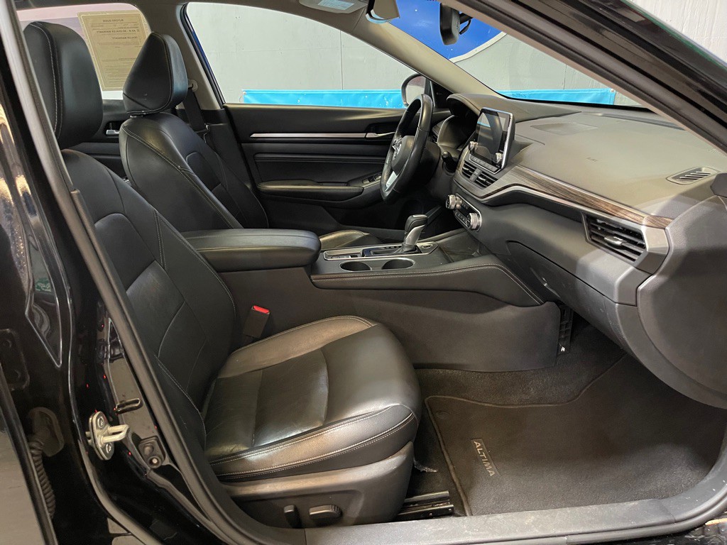 2019 Nissan Altima Image 17