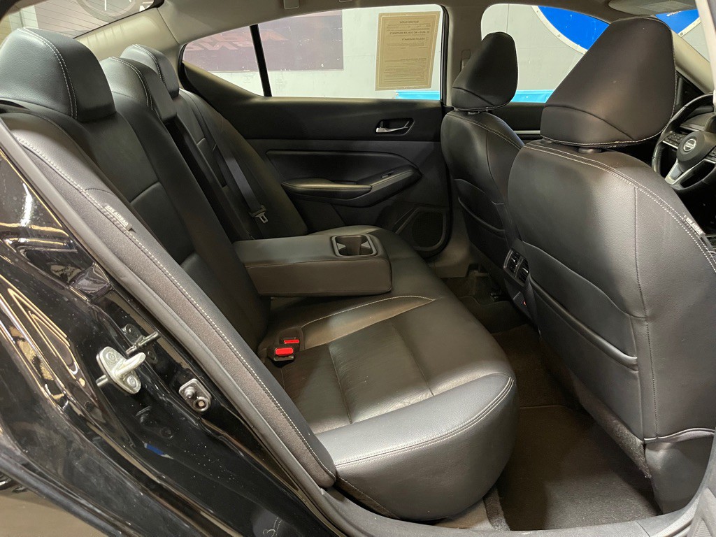2019 Nissan Altima Image 19