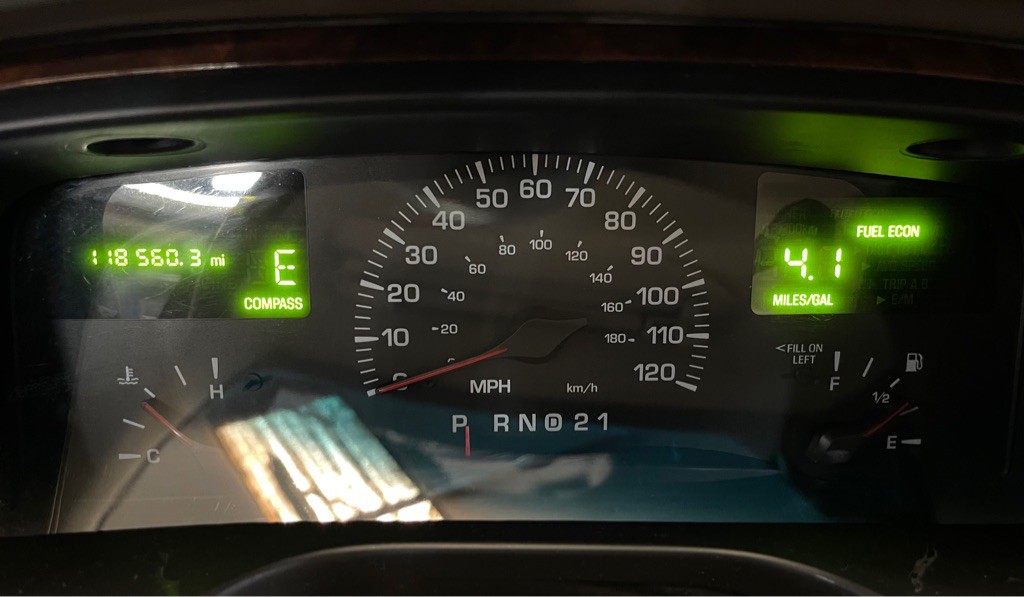 2001 Lincoln Town Car Image 11