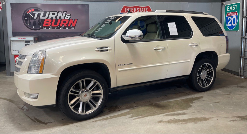 2013 Cadillac Escalade Image 3
