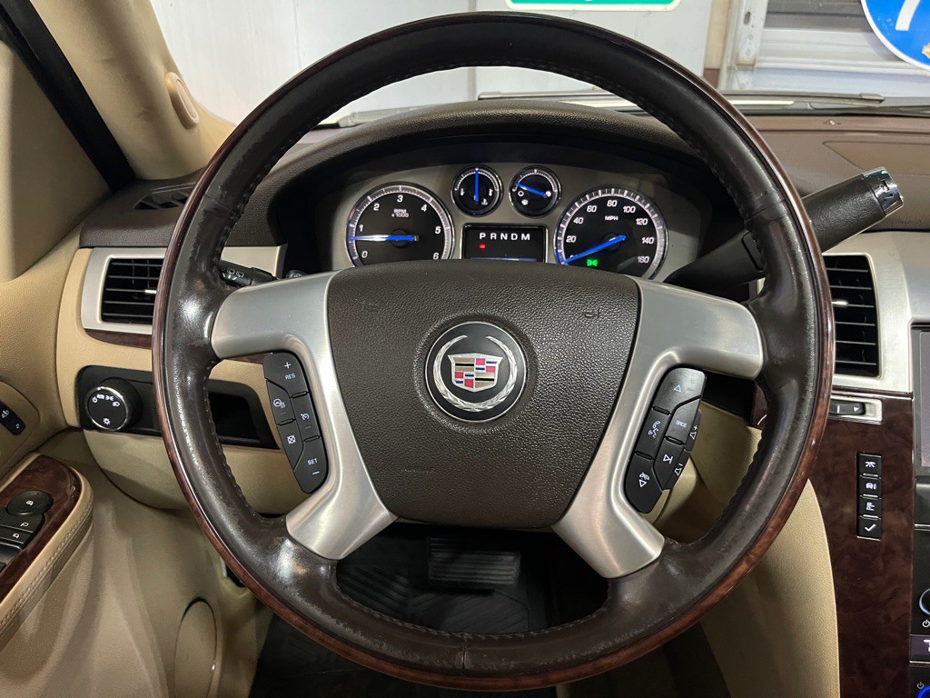2013 Cadillac Escalade Image 12