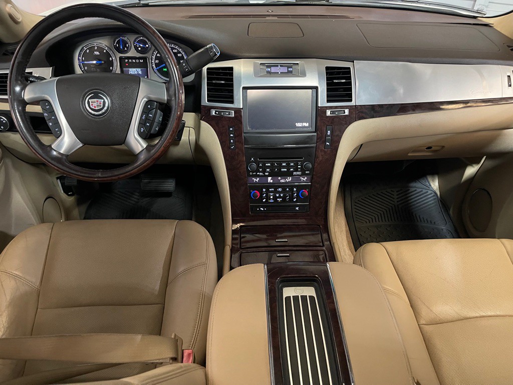 2013 Cadillac Escalade Image 15