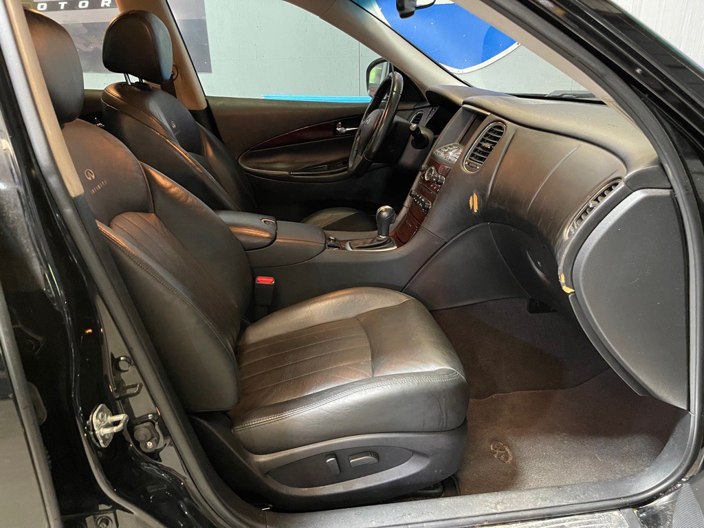 2010 INFINITI EX35 Image 17