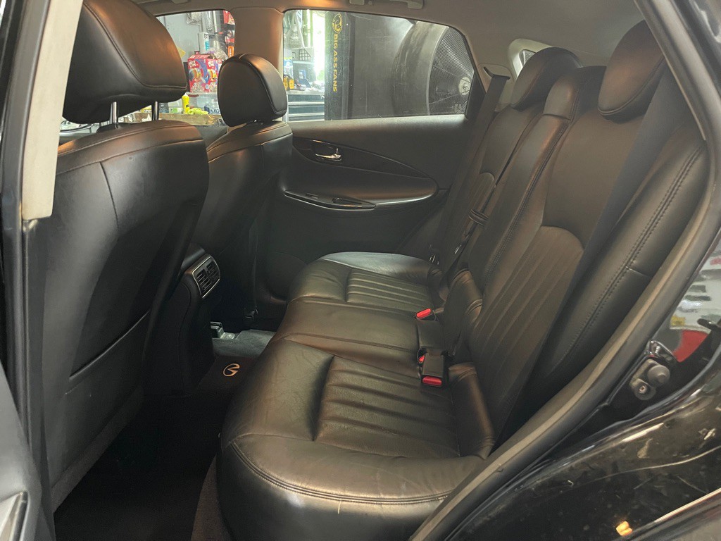 2010 INFINITI EX35 Image 18