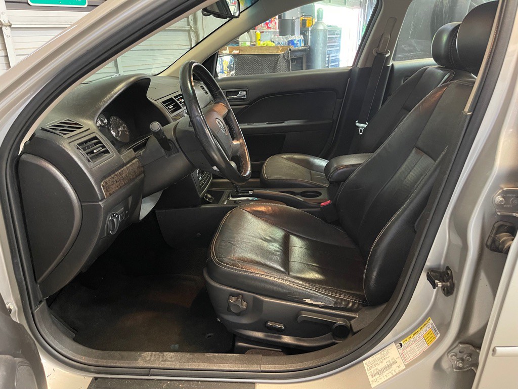 2008 Mercury Milan Image 10