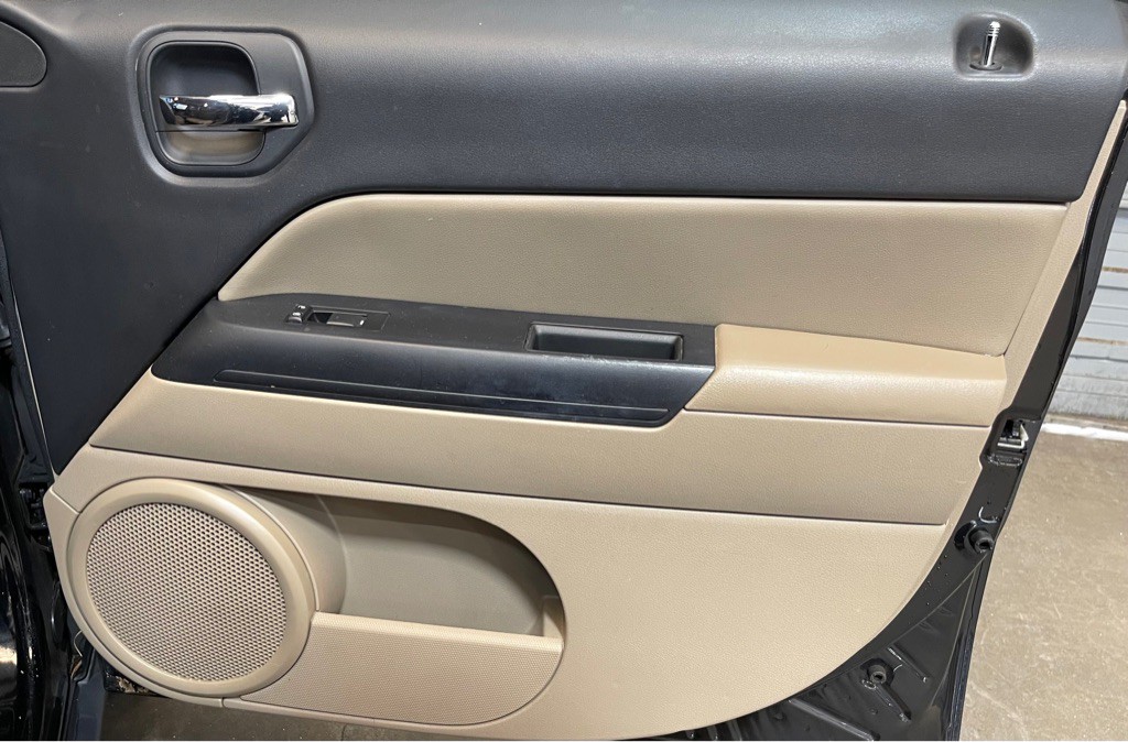 2015 Jeep Patriot Image 16