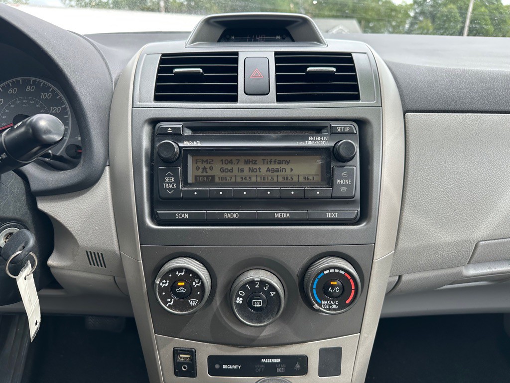 2012 Toyota Corolla Image 13