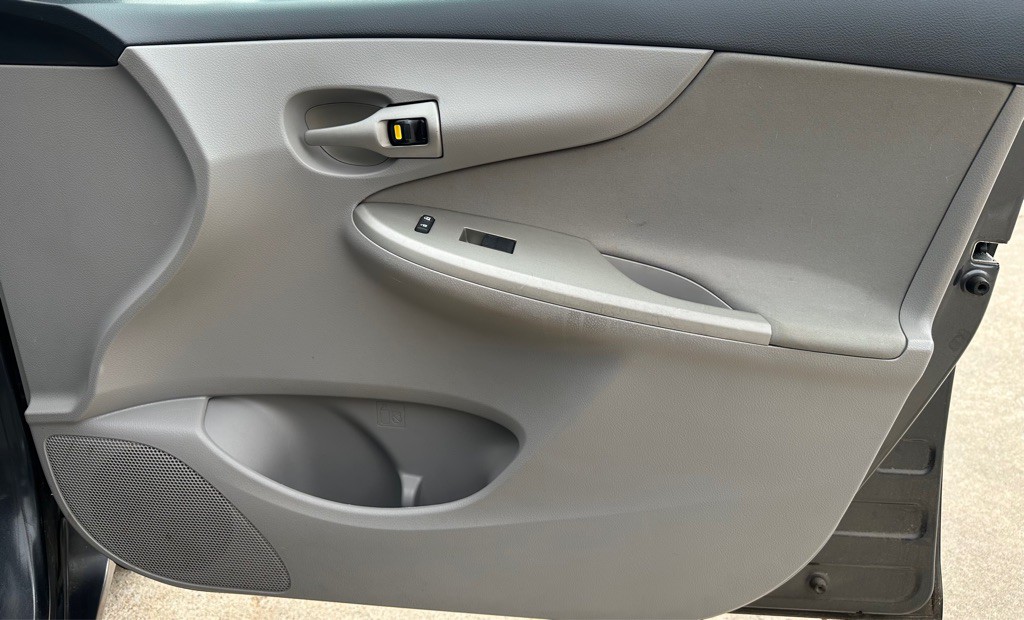 2012 Toyota Corolla Image 16