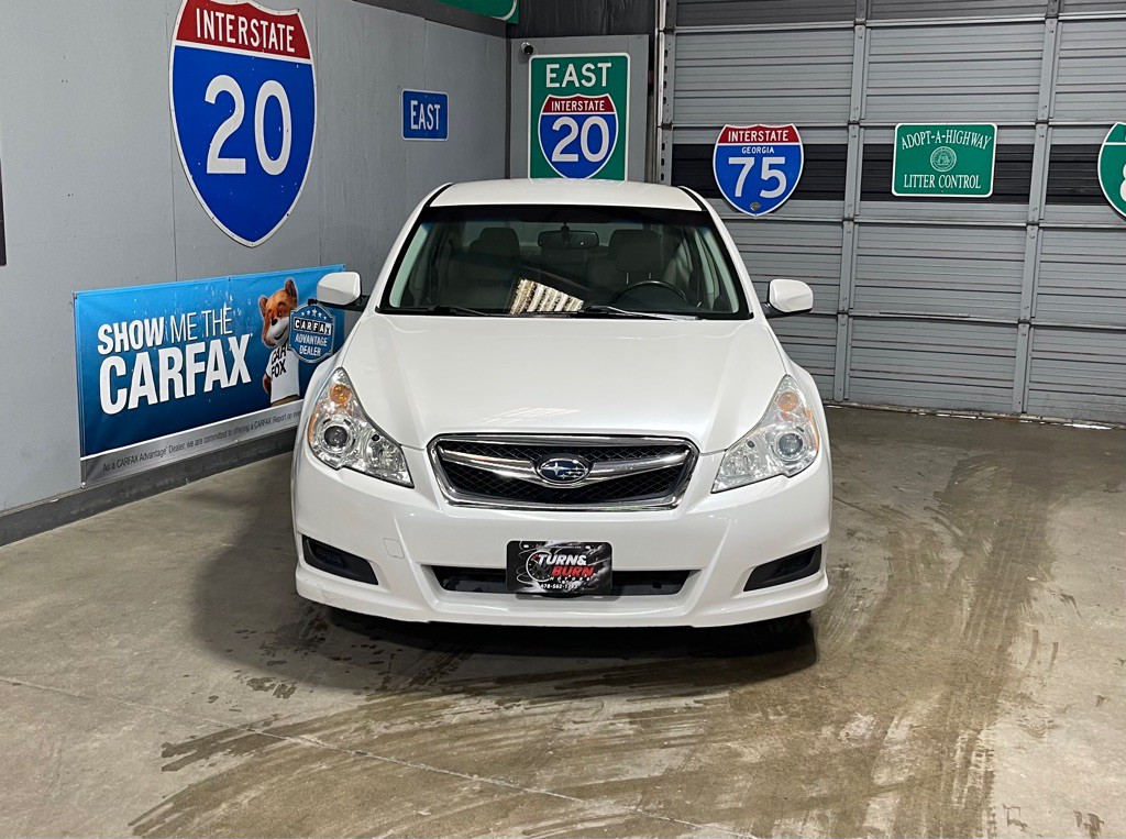 2011 Subaru Legacy Image 2