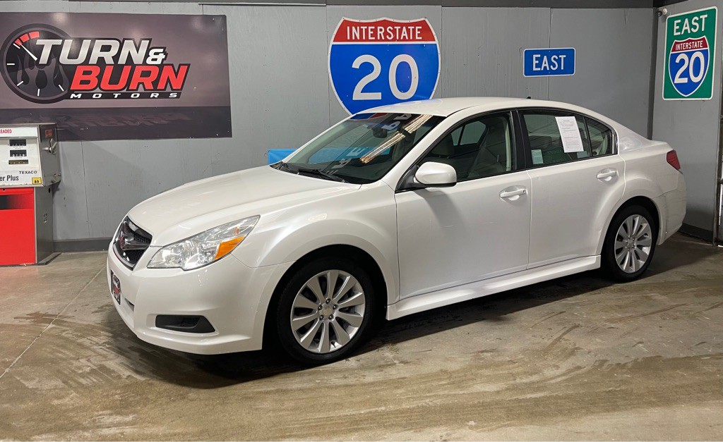 2011 Subaru Legacy Image 3