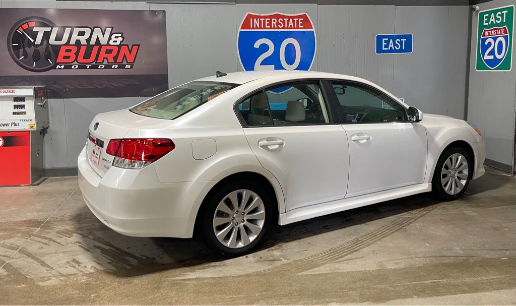 2011 Subaru Legacy Image 5