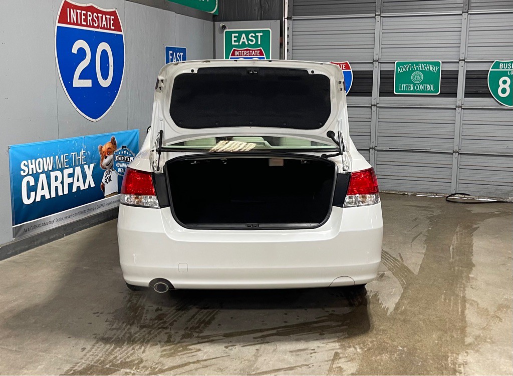 2011 Subaru Legacy Image 7