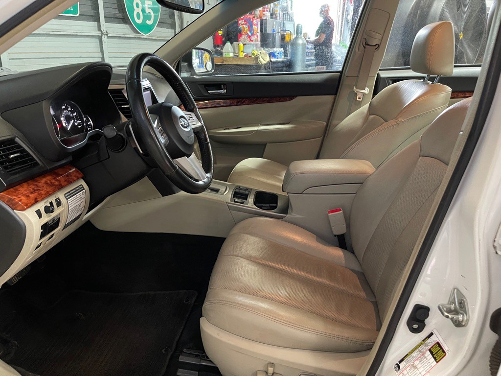 2011 Subaru Legacy Image 10