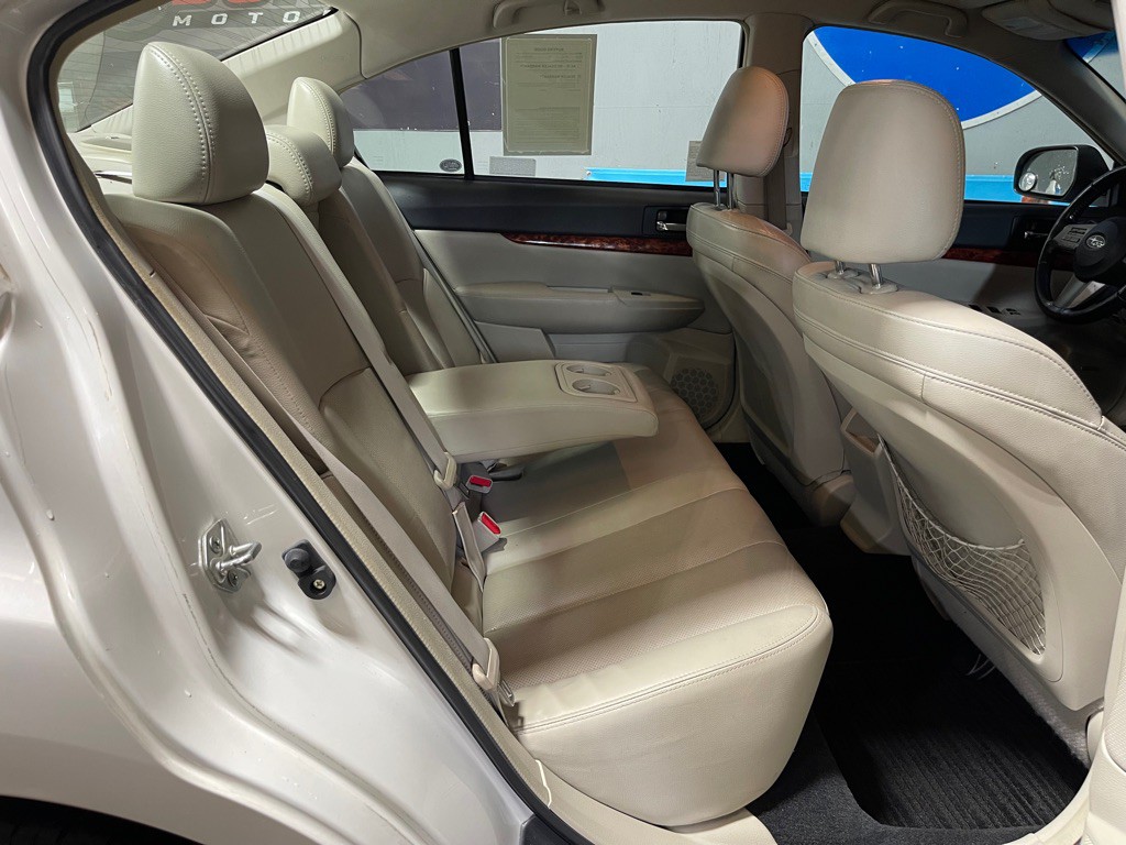 2011 Subaru Legacy Image 19