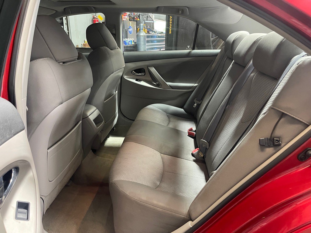 2009 Toyota Camry Image 18