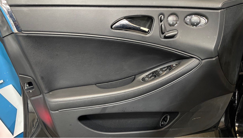 2006 Mercedes-Benz CLS-Class Image 9
