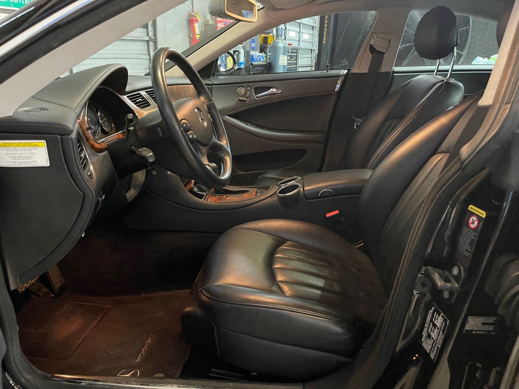 2006 Mercedes-Benz CLS-Class Image 10