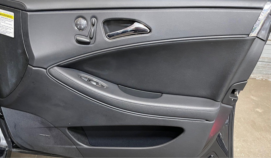 2006 Mercedes-Benz CLS-Class Image 16