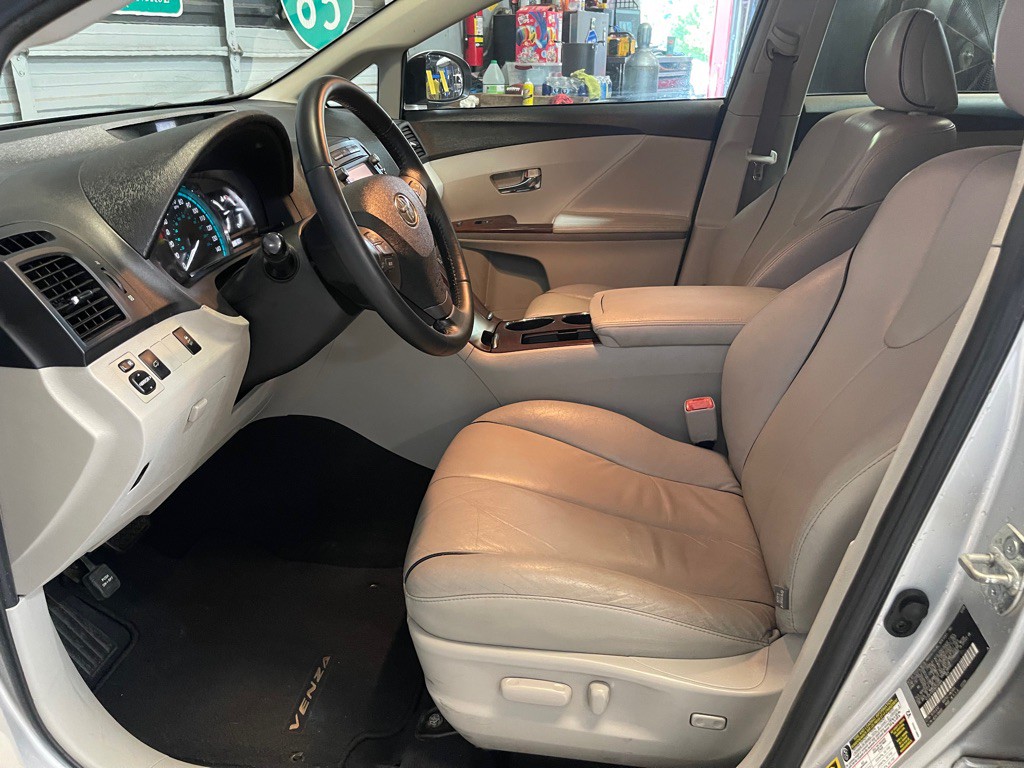 2009 Toyota Venza Image 10