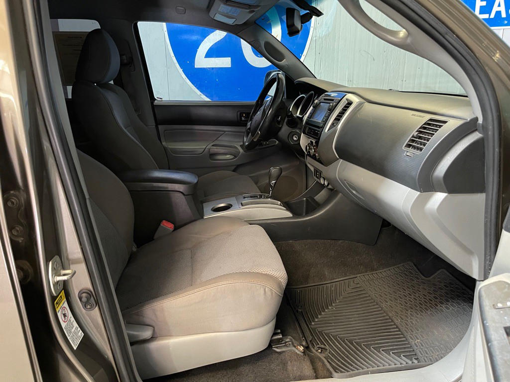 2013 Toyota Tacoma Image 16