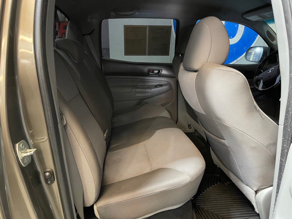 2013 Toyota Tacoma Image 18