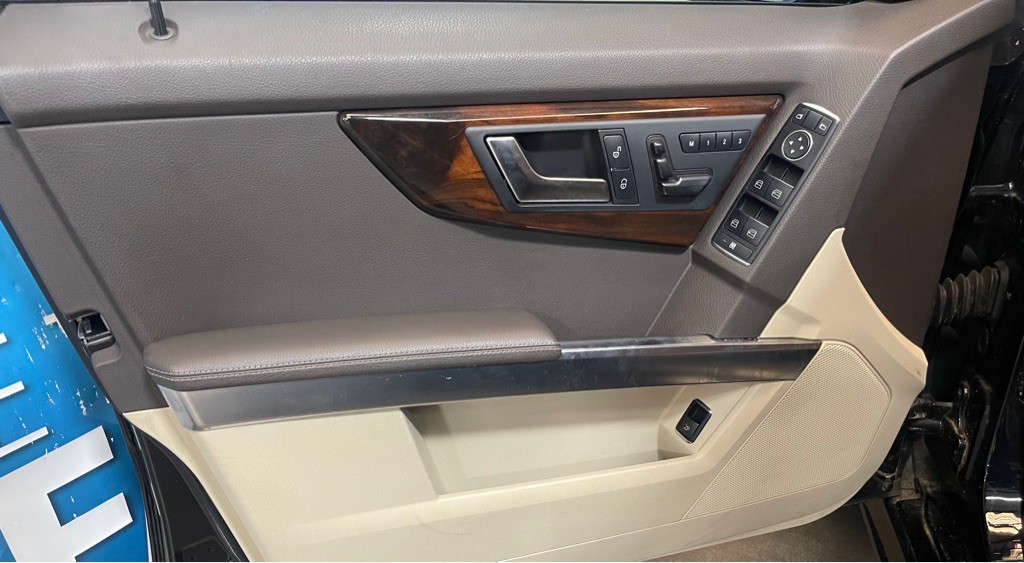 2013 Mercedes-Benz GLK-Class Image 9
