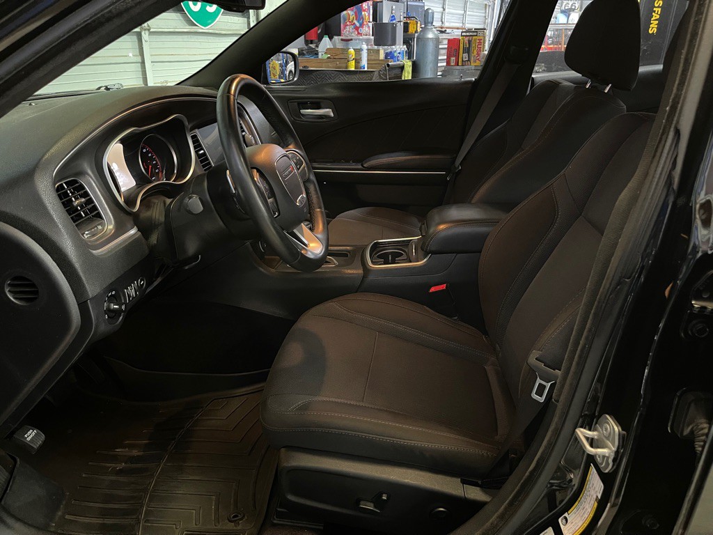 2016 Dodge Charger Image 10