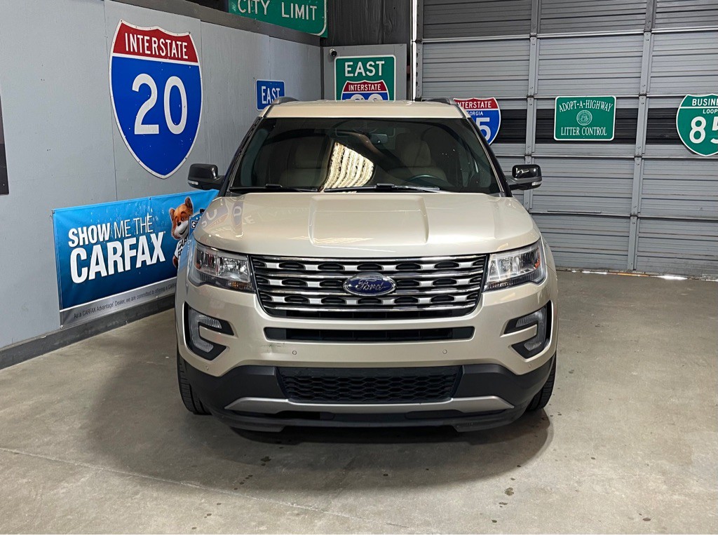 2017 Ford Explorer Image 2