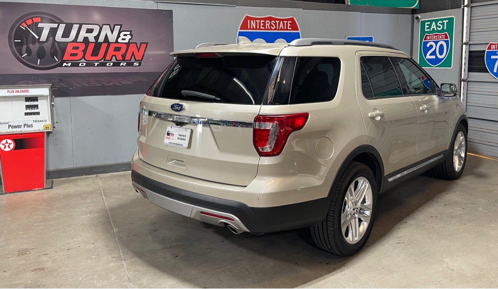 2017 Ford Explorer Image 4
