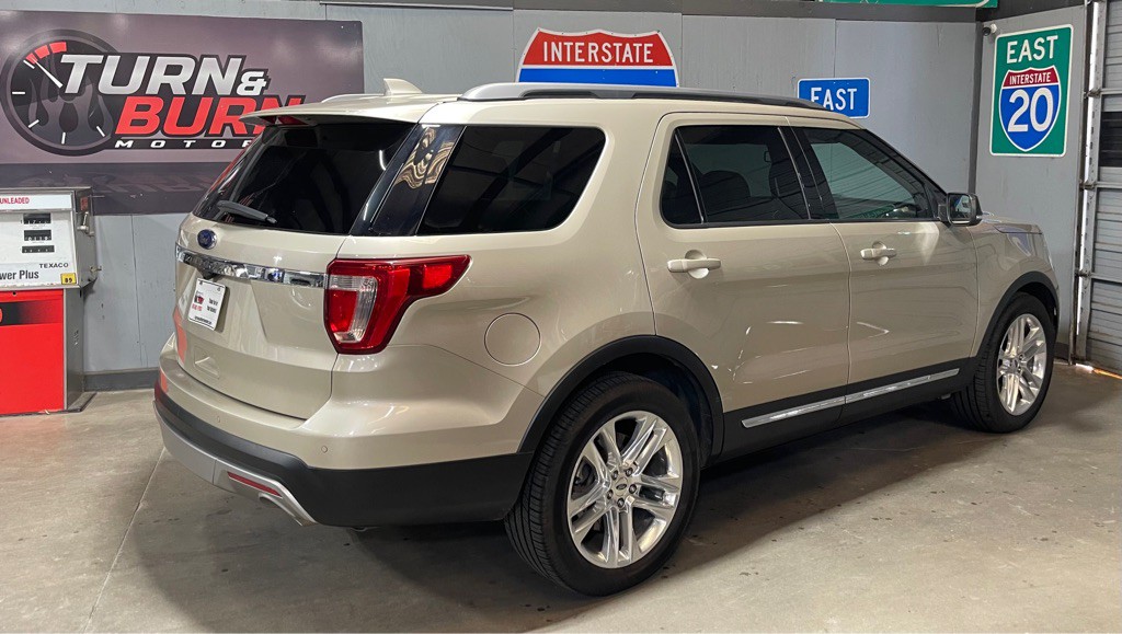 2017 Ford Explorer Image 5