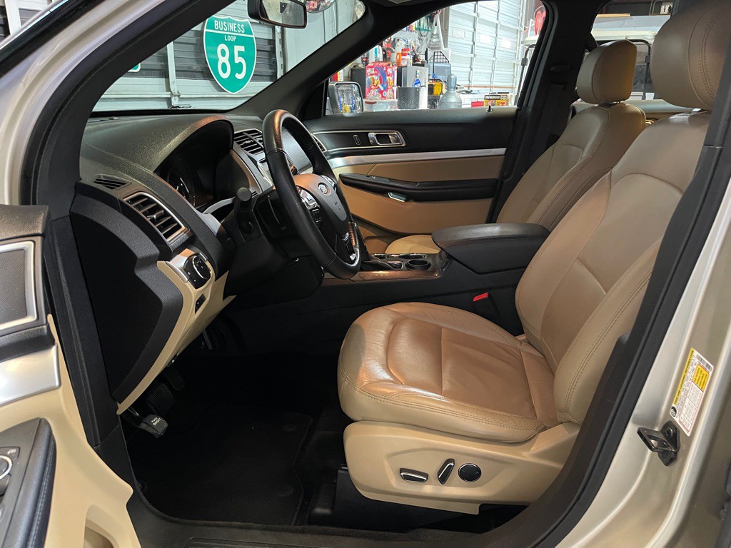 2017 Ford Explorer Image 10