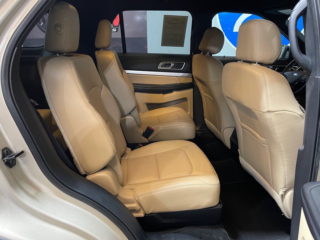 2017 Ford Explorer Image 19