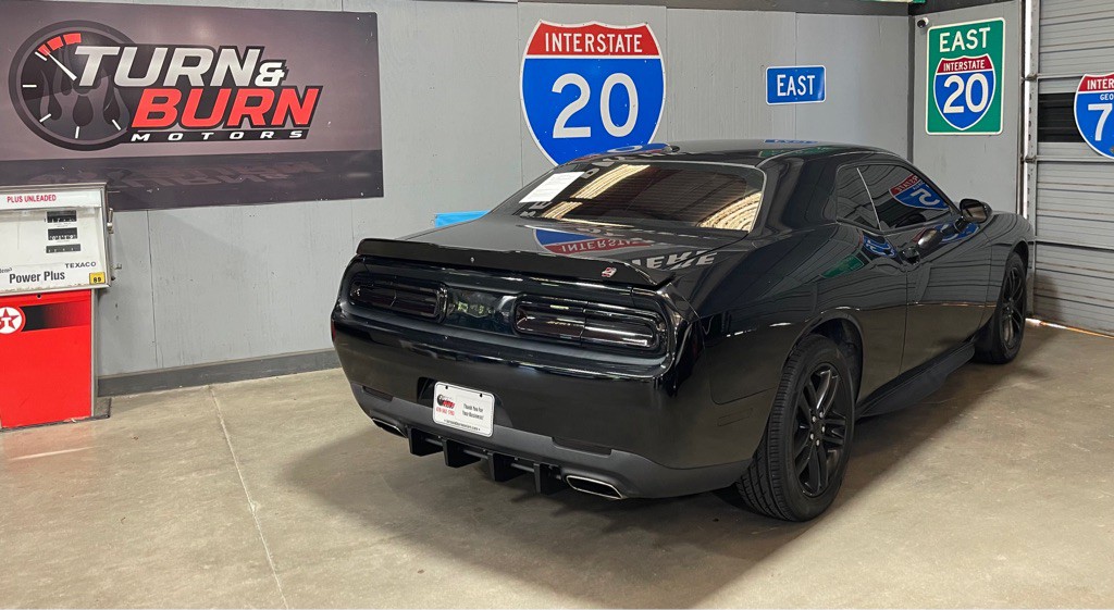 2019 Dodge Challenger Image 4