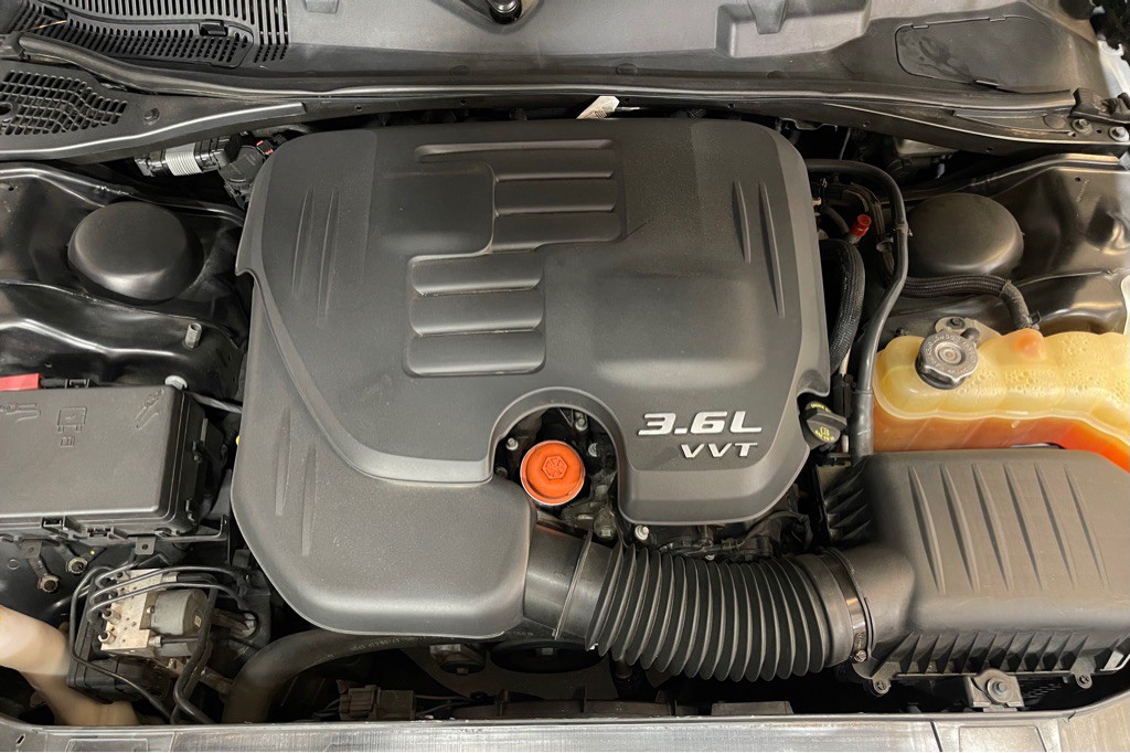 2019 Dodge Challenger Image 8