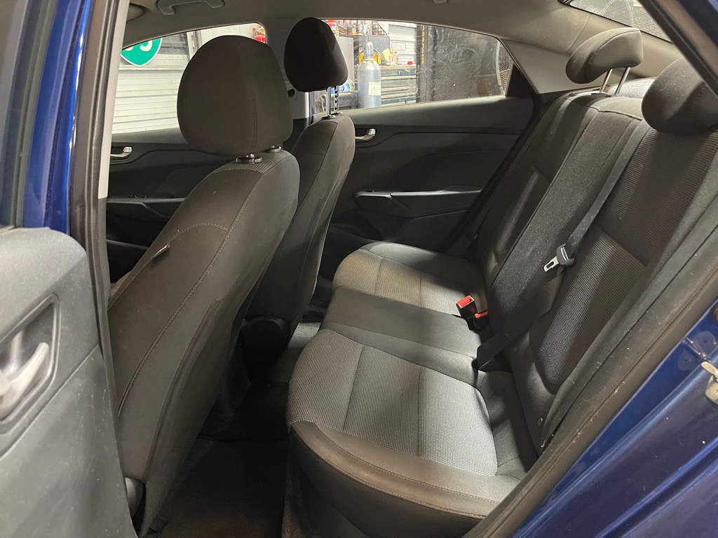 2018 Hyundai Accent Image 18